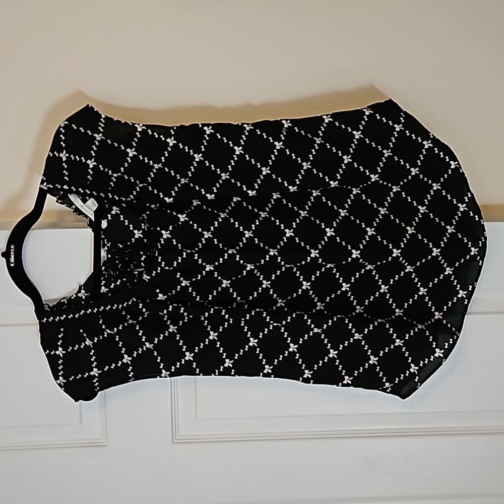 Lauren Conrad top Black with pink bows Medium